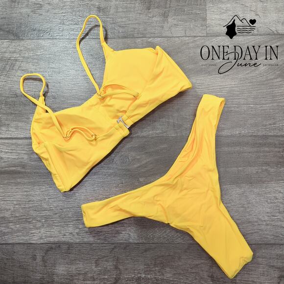 CharmLeaks Cheeky Crop Bikini Swimsuit Size M - Picture 4 of 4